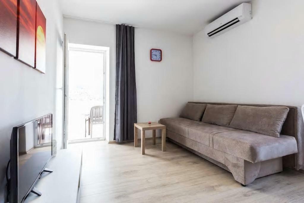 Apartment Longin Kali